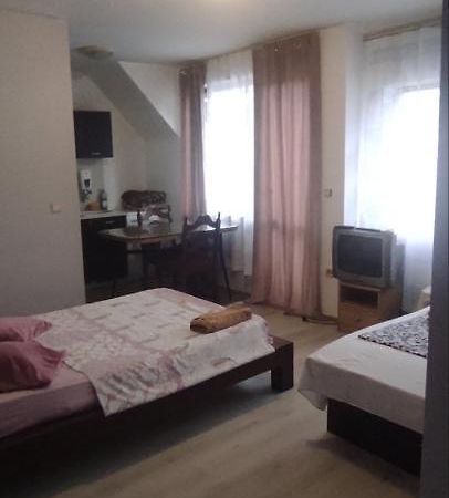 Apartment Ivaylo Варна Екстер'єр фото