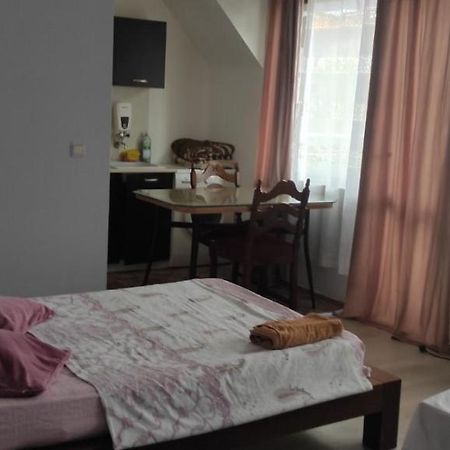 Apartment Ivaylo Варна Екстер'єр фото