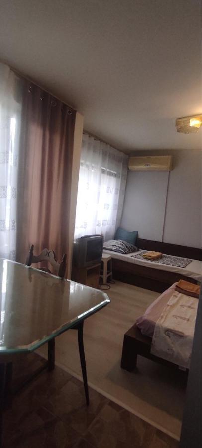 Apartment Ivaylo Варна Екстер'єр фото