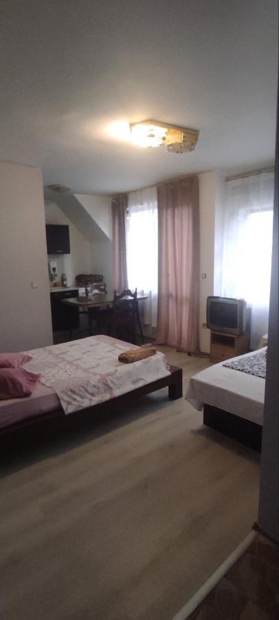 Apartment Ivaylo Варна Екстер'єр фото