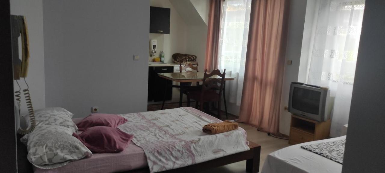 Apartment Ivaylo Варна Екстер'єр фото