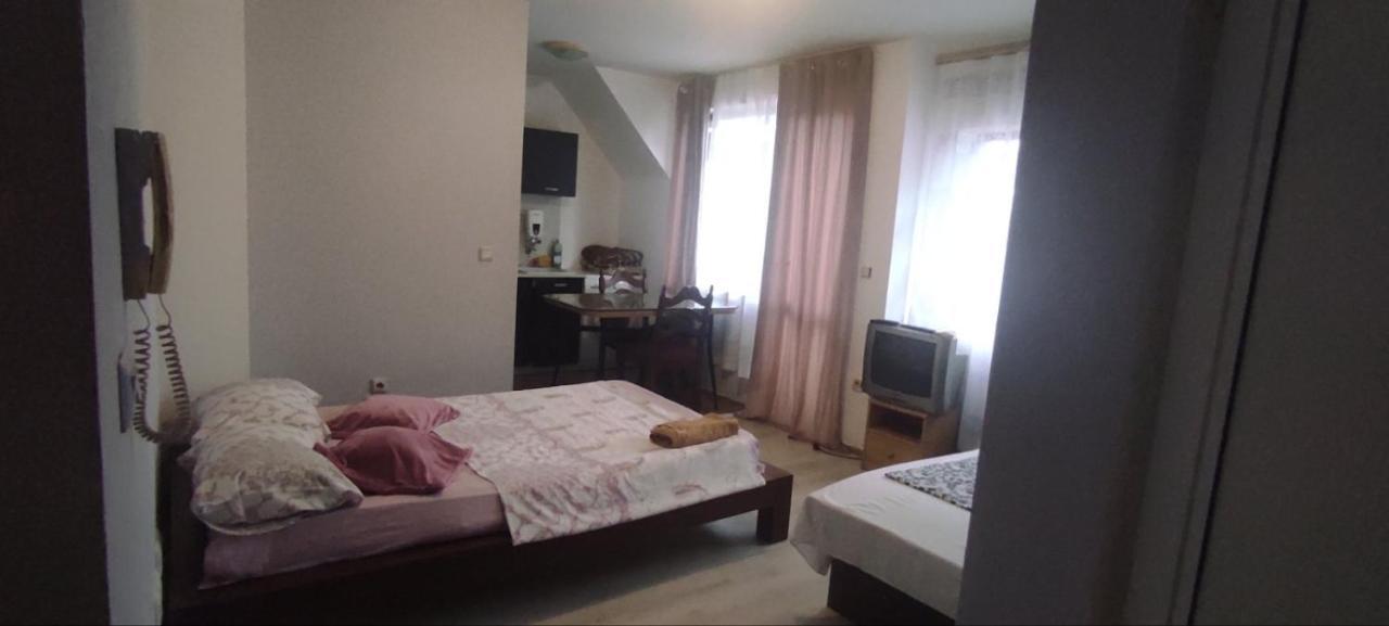 Apartment Ivaylo Варна Екстер'єр фото
